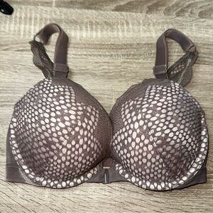 Victoria’s Secret Front Closure Very Sexy Push-Up Bra Size 32D